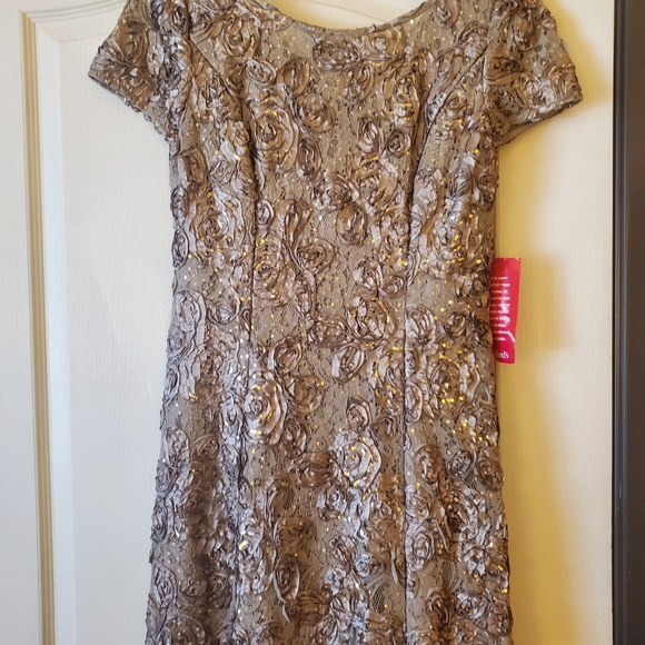 NWT Alex Evenings Champagne Rosette Size 12 Wedding Formal never worn - Picture 3 of 5